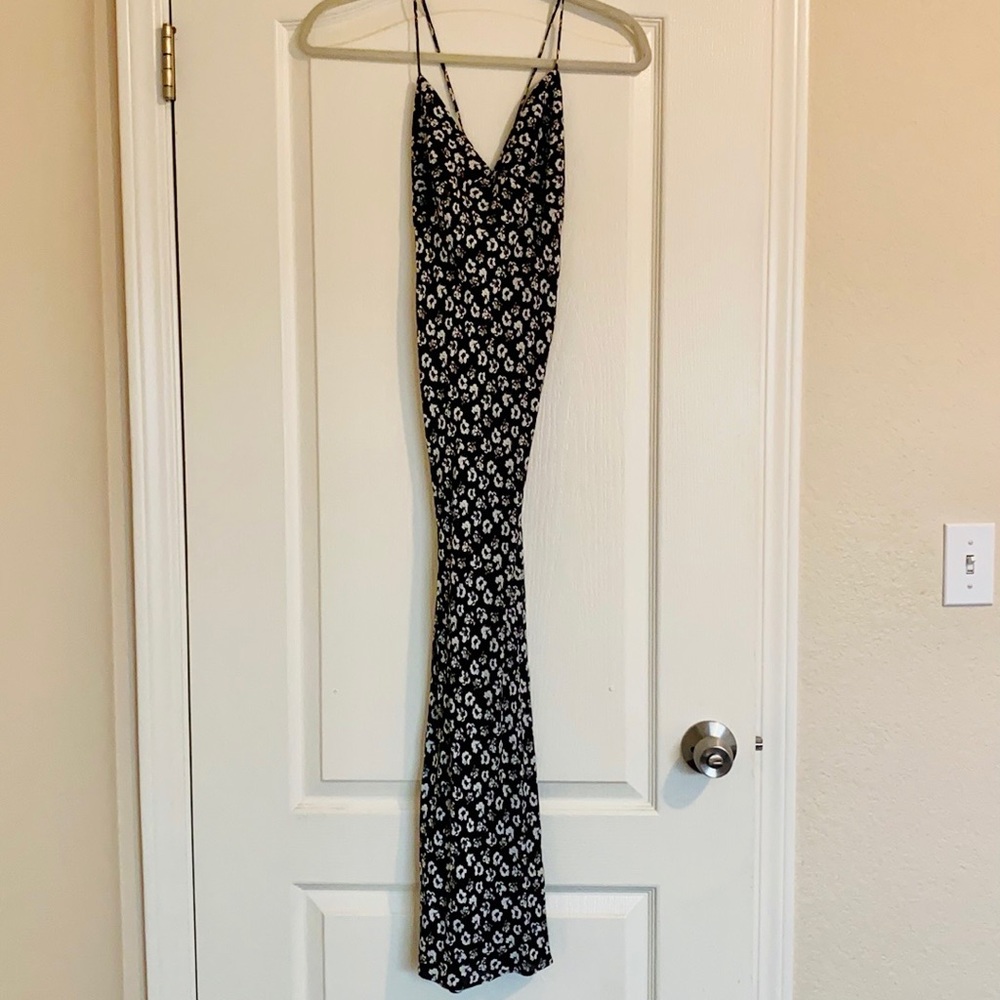 Blue life black and white floral midi dress